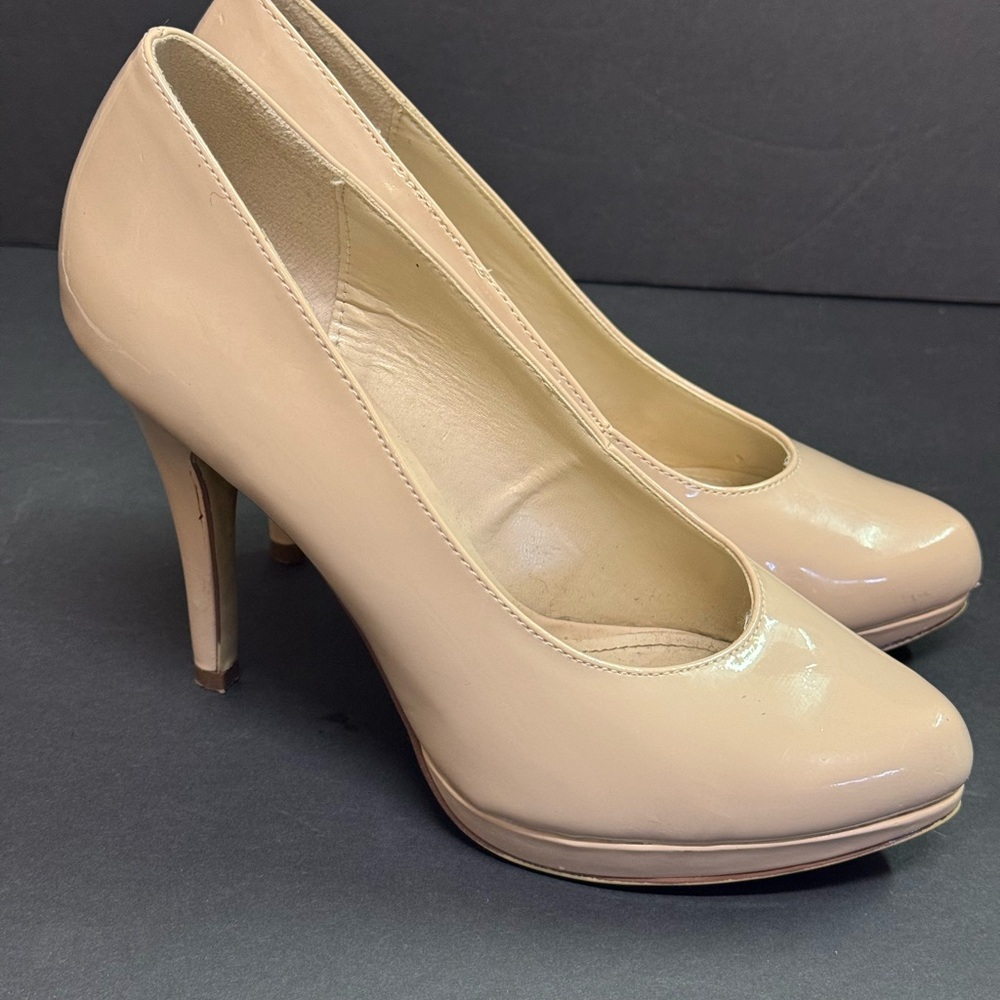 Xappeal Elegant Cream Pumps